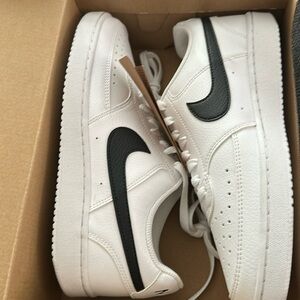 Women’s Nike Court Vision Lo